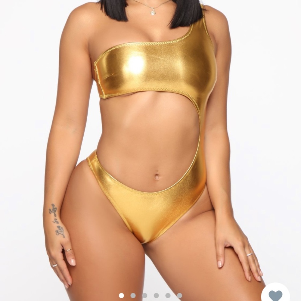 Fashion Nova Cut it out swimsuit-gold foil